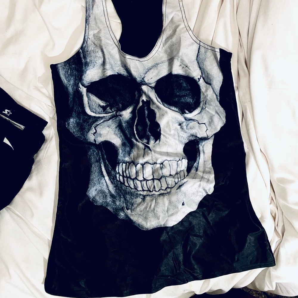 2 gothic shirts - Picture 3 of 5